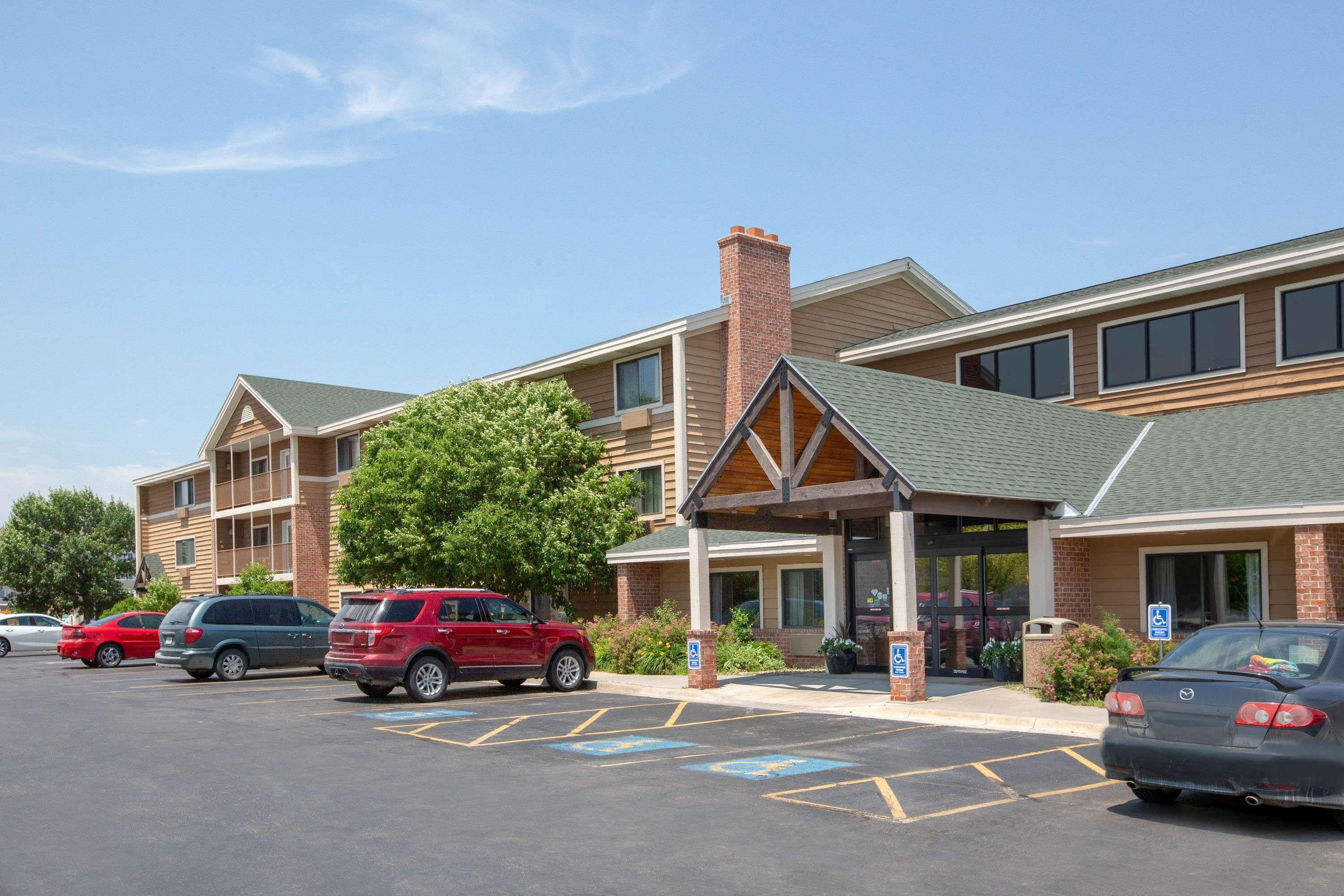 Americinn By Wyndham Карні Екстер'єр фото