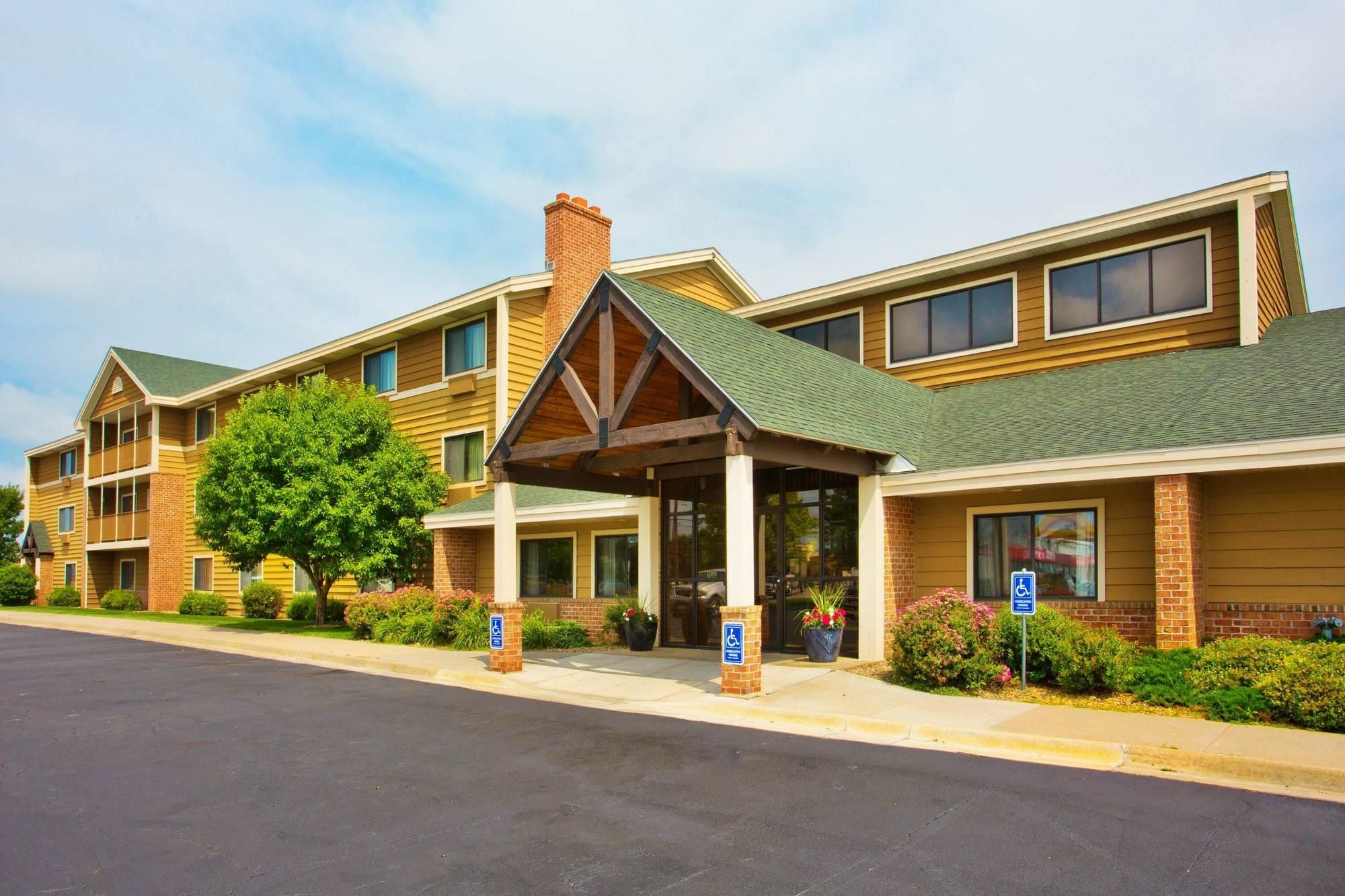 Americinn By Wyndham Карні Екстер'єр фото